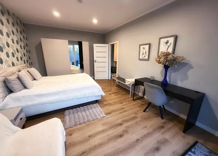 Modern Villa & Private Garden In Warsaw - Fully Renovated 2025